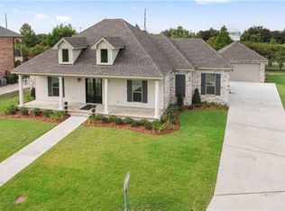 77 Dogwood Dr, Kenner, LA 70065