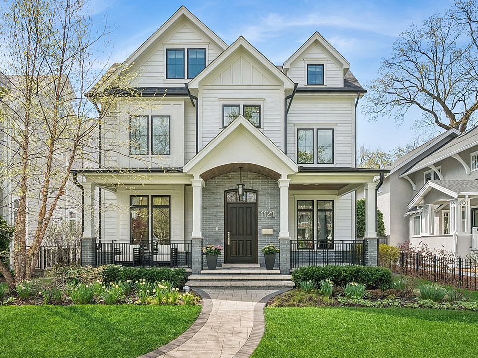 1st image of 1121 Forest Ave