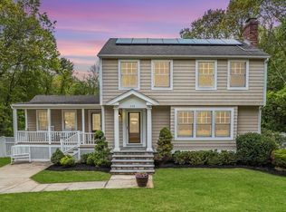 110 Navillus Rd, Tewksbury, MA 01876