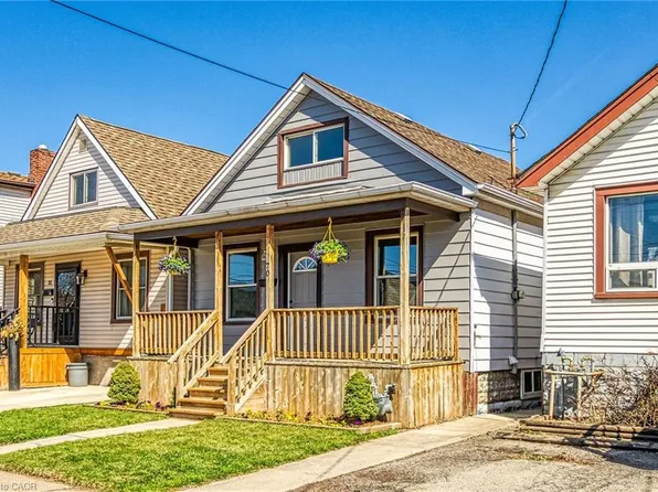 70 Robins Ave, Hamilton, ON L8H 4N4