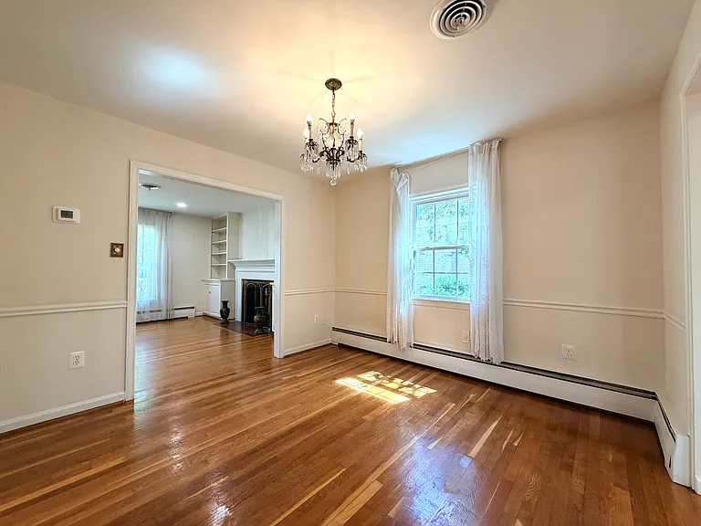 7529 Cayuga Ave — Photo 9