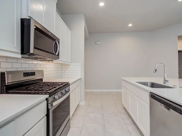 28511 Eli Eagle St — Photo 11