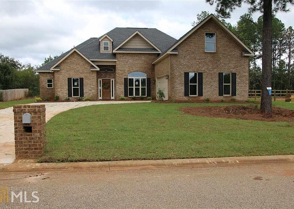 2nd image of 300 Bridgehampton Way