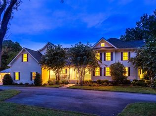 940 Peacock Station Rd, Mc Lean, VA 22102