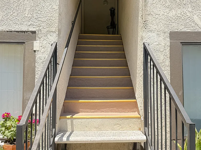 517 Fischer St #5 — Photo 14
