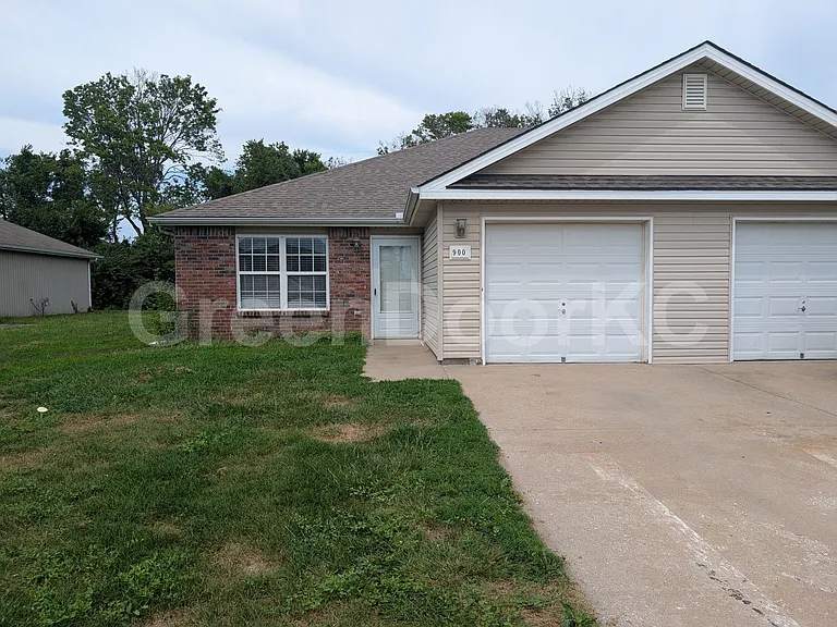 900 Fall Meadow Ln — Photo 1