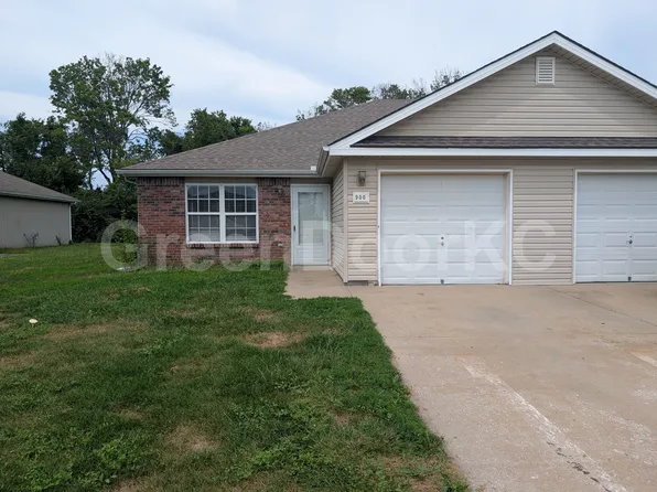 900 Fall Meadow Ln, Belton, MO