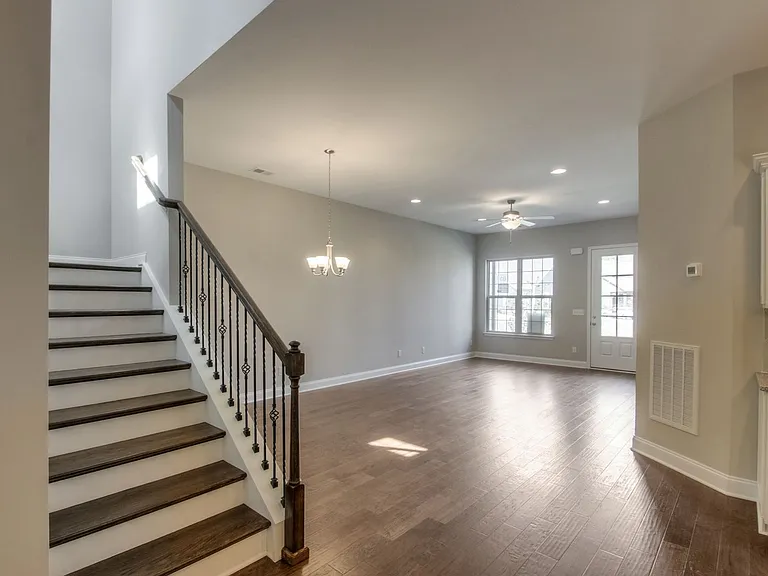 923 Scouting Dr — Photo 32