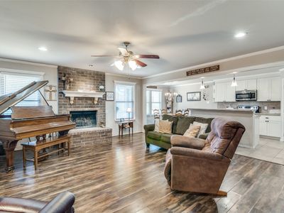 608 Meadowview St, Farmersville, TX, 75442