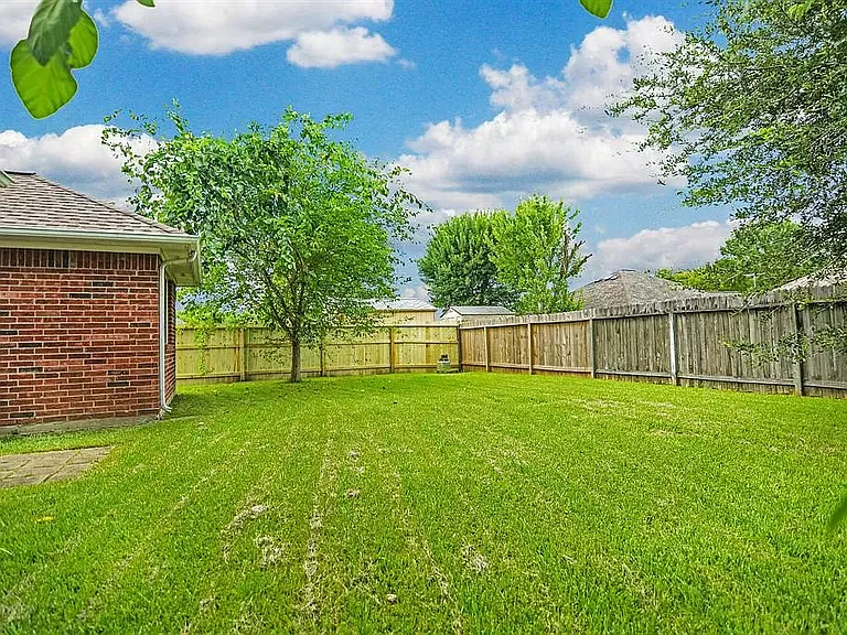 8311 Berkely Ct — Photo 6