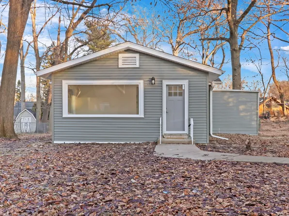 38323 N 3rd Ave, Spring Grove, IL 60081