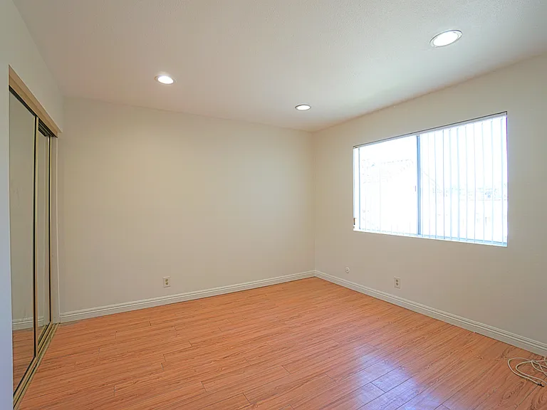 429 S New Ave #5 — Photo 10