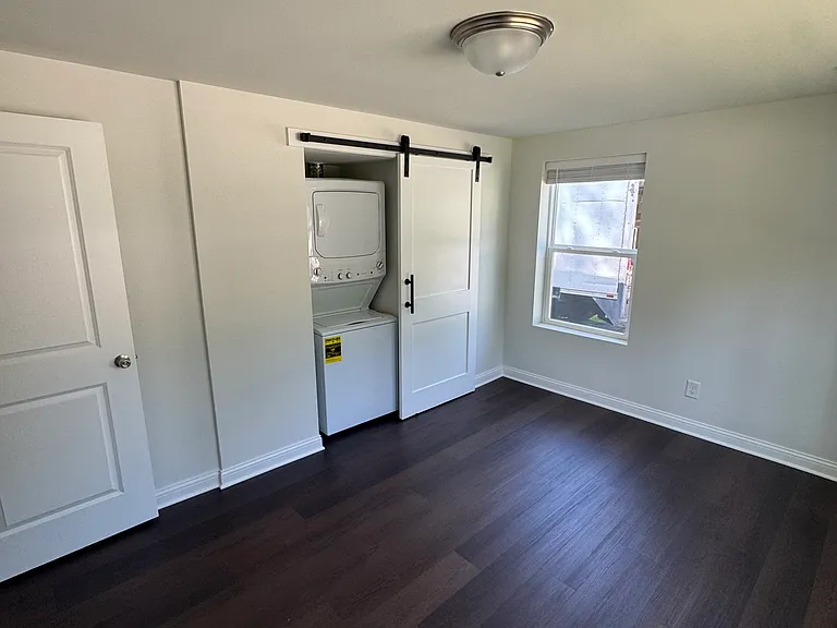 557 West St — Photo 12