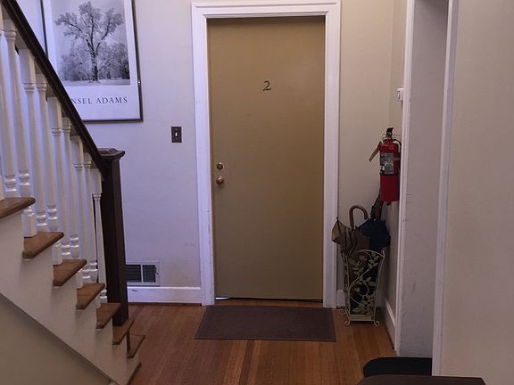 4th image of 2032 NW Everett St APT 2