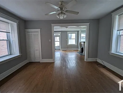 2 bed, 900 sqft, $995 — Photo 2