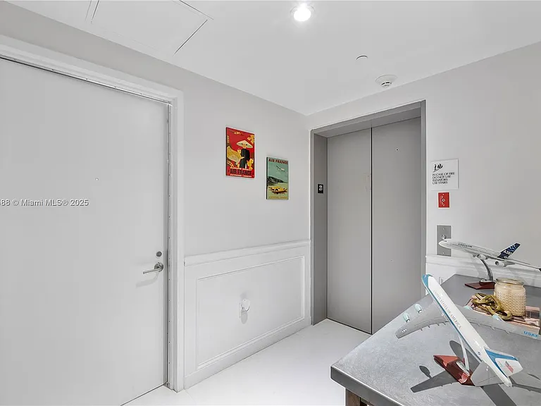 460 NE 28th St #2103 — Photo 14