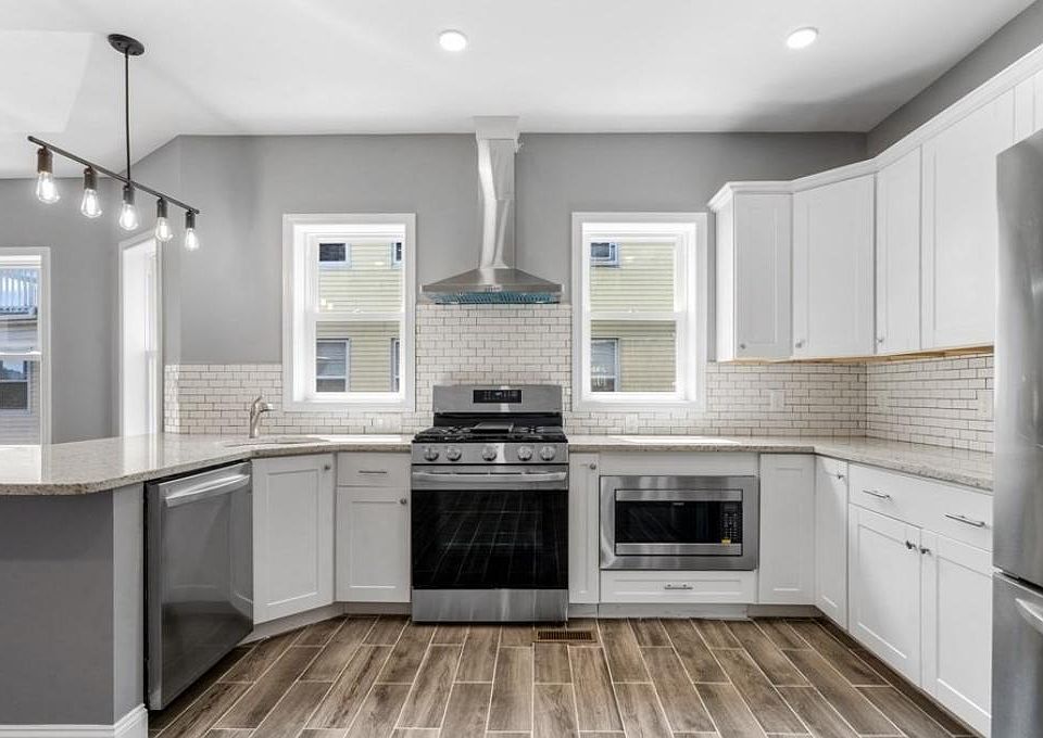 1st image of 115 Thomas Burgin Pkwy #1