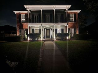 118 Country Manor Rd, Belle Chasse, LA 70037