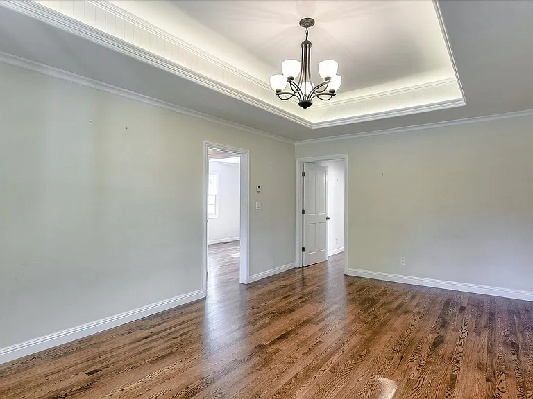135 Wilder Ave — Photo 41