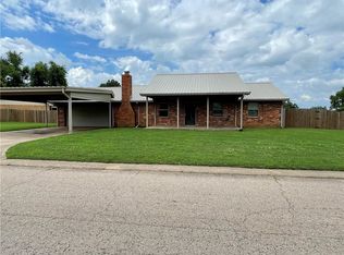 2955 Robert Rd, Shawnee, OK 74804