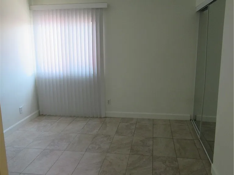 357 E Van Wagenen St #0 — Photo 14