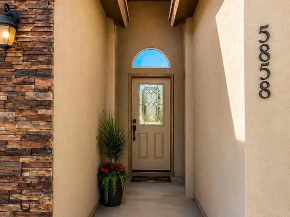 5858 Laurensito, Santa Teresa, NM 88008