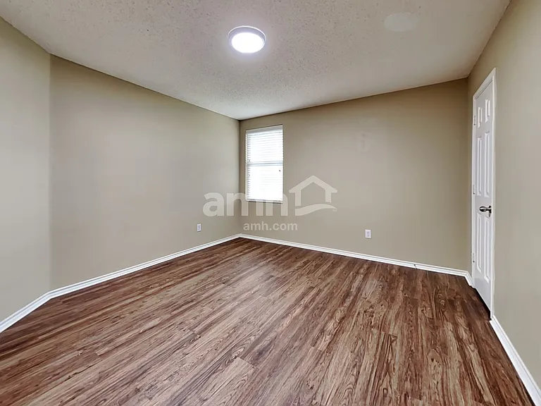 1404 Sunflower Ct — Photo 15