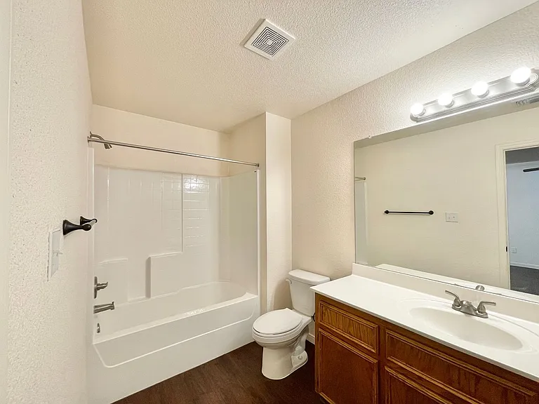 6701 University Village Way — Photo 9