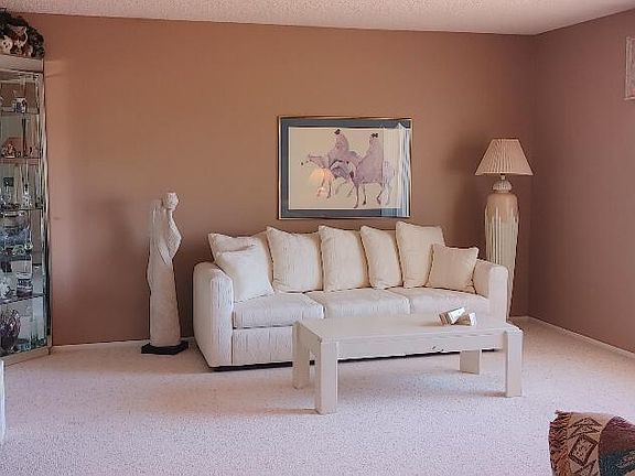4th image of 518 S NORFOLK Circle