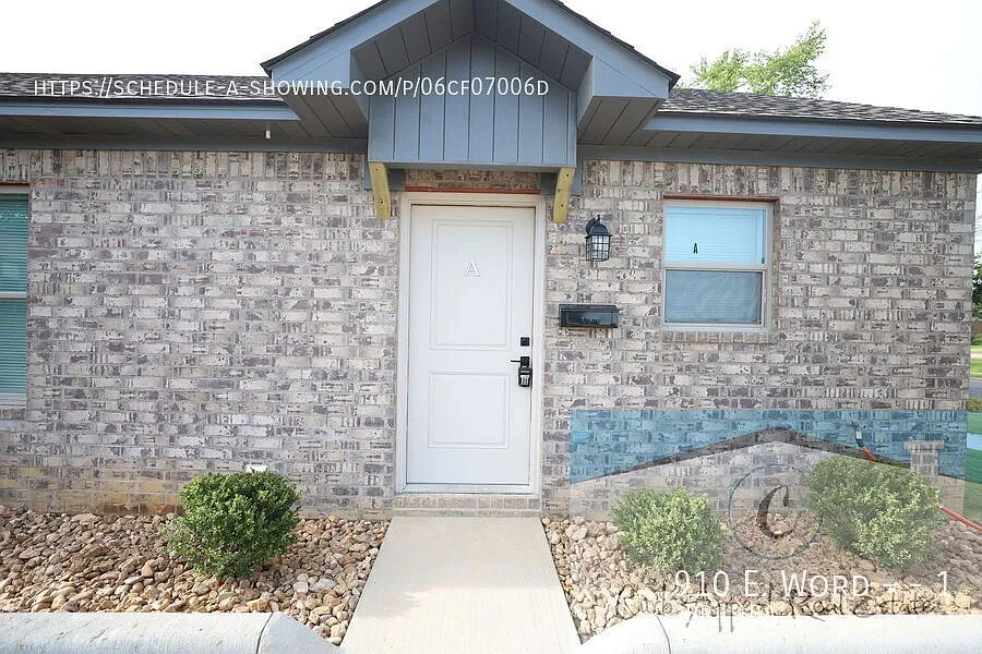 910 E Word Ave #1