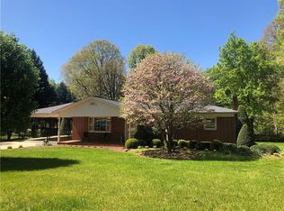 2700 Connelly Springs Rd, Lenoir, NC 28630