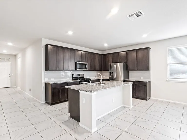 5042 Italica Rd — Photo 3