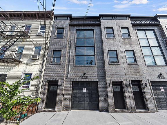 3rd image of 228 Pine St #2