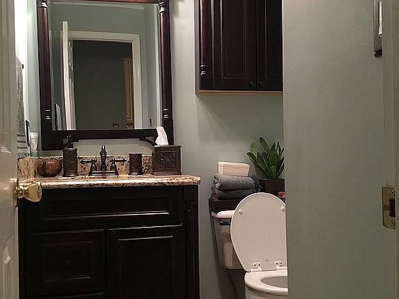 4th image of 83 Sprucewood Blvd