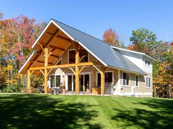 32 New Canada Rd, Danbury, NH 03230