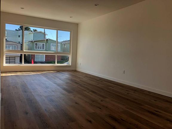 3rd image of 692 Saint Francis Blvd