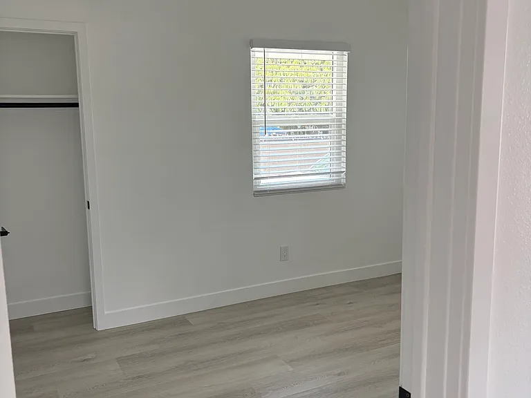 2740 Wabash Ave — Photo 6