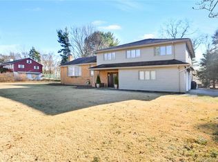 36 Hillston Rd, Trumbull, CT 06611