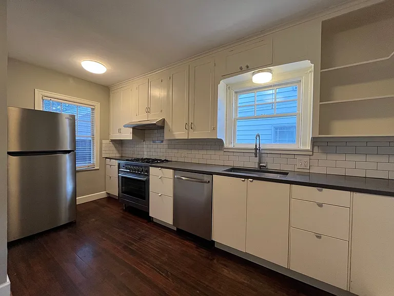 1723 NE 60th Ave — Photo 6