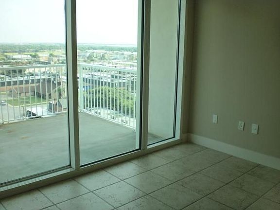 4th image of 500 Seawall Blvd Unit 805