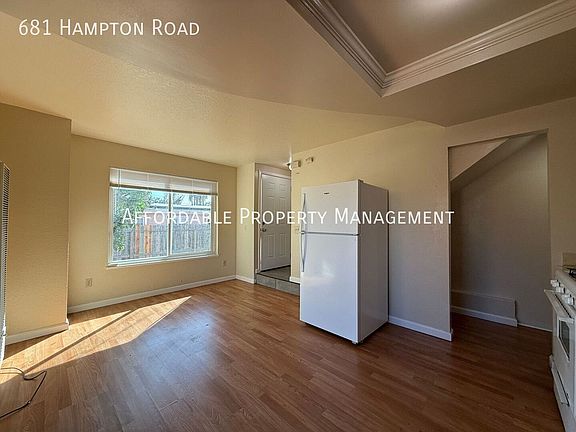 4th image of 681 Hampton Rd