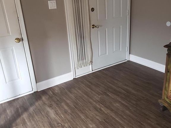 2nd image of 226 Birch Hollow Dr