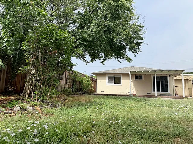 226 Getchell St — Photo 32