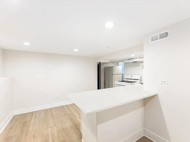 4849 W Hutchinson St #1 — Photo 23