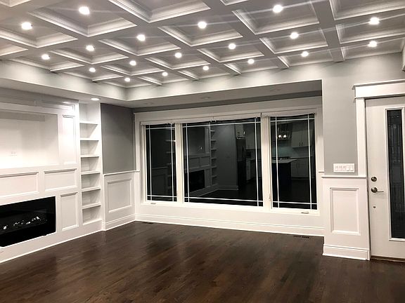 3rd image of 5824 S Oak Park Ave
