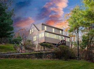 218 Farnum Pike, Smithfield, RI 02917