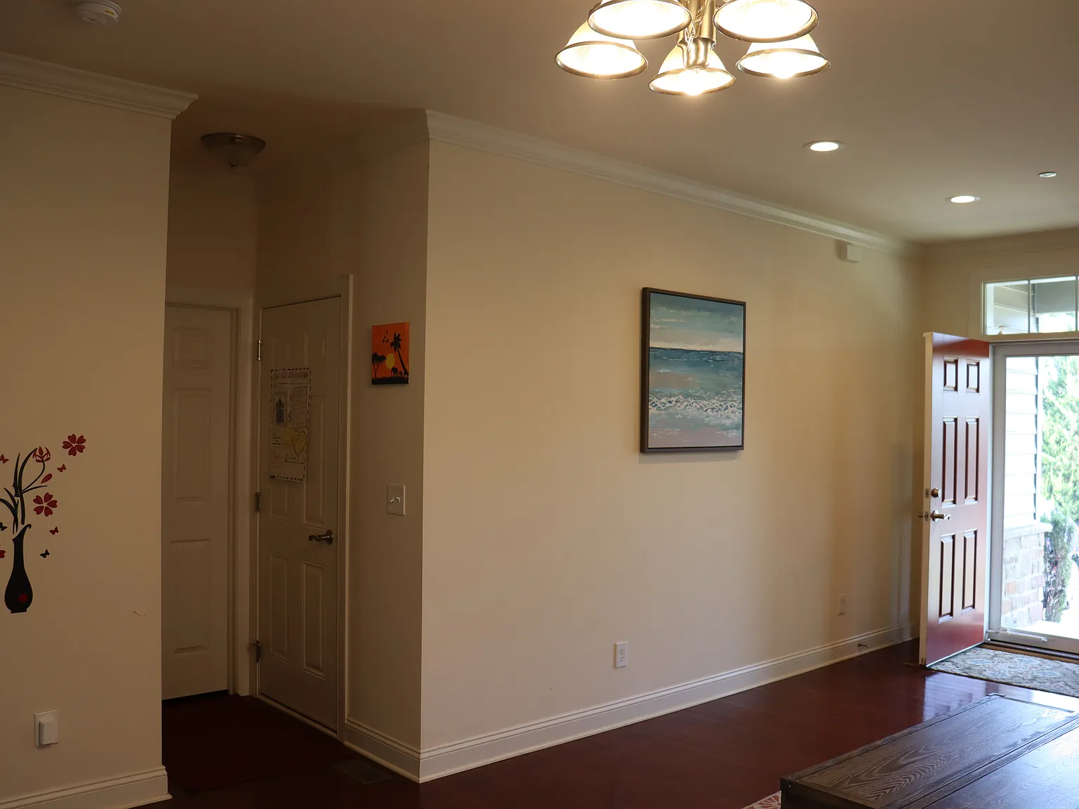 3 bed, 2.5 bath, 2750 sqft, $3,000 — Photo 4