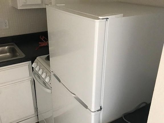 4th image of 3251 W 105th St #1