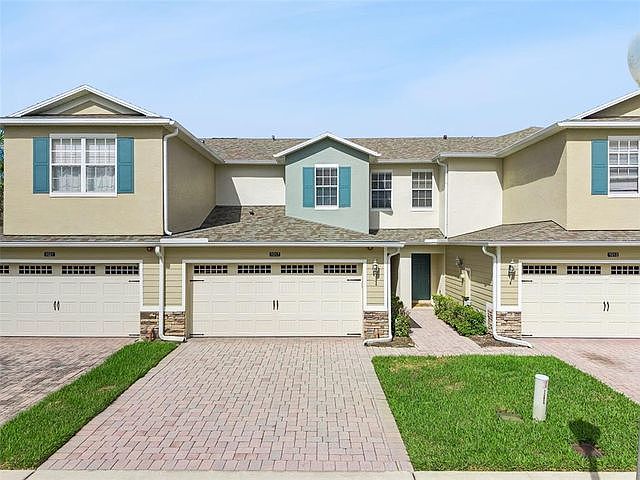 1st image of 1017 Priory Cir