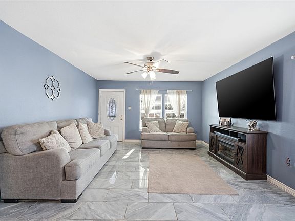 4th image of 707 N 34th St